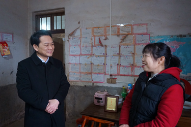 【新春走基层】王利开展春节前走访慰问活动