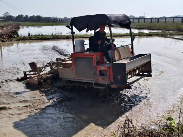 河口镇：人勤春来早   备耕正当时