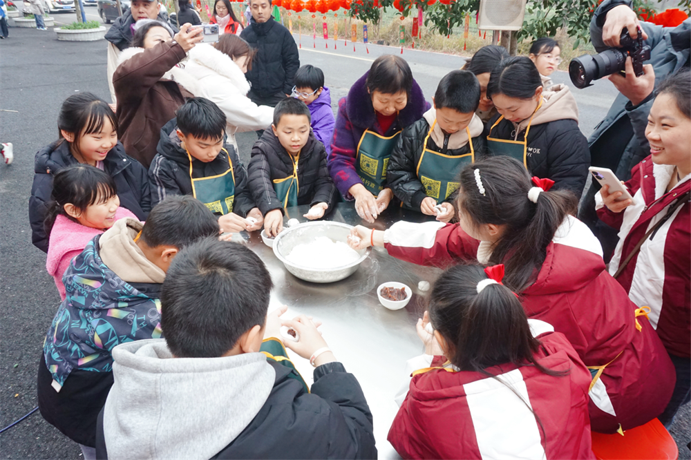 热热闹闹过元宵！湘潭县这个村“玩”出别样年味