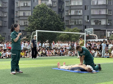 中路铺镇中心小学开展防溺水安全演练活动：防“溺”于未然，安全伴成长