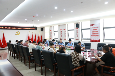 外卖骑手有了“新身份”——湘潭县首批12名网络餐饮食品安全义务监督员上岗