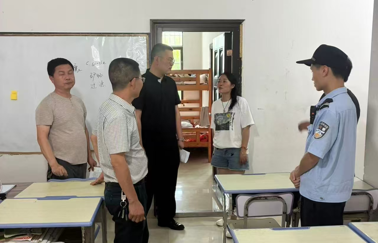 筑牢安全防护网 护航学子平安路——白石镇开展教培场所安全专项检查