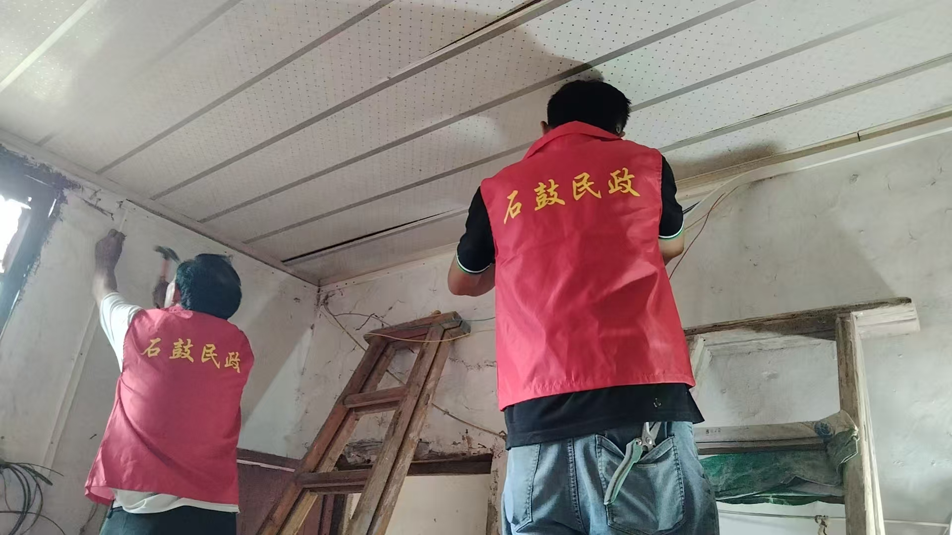 酷暑送关怀  清凉润民心