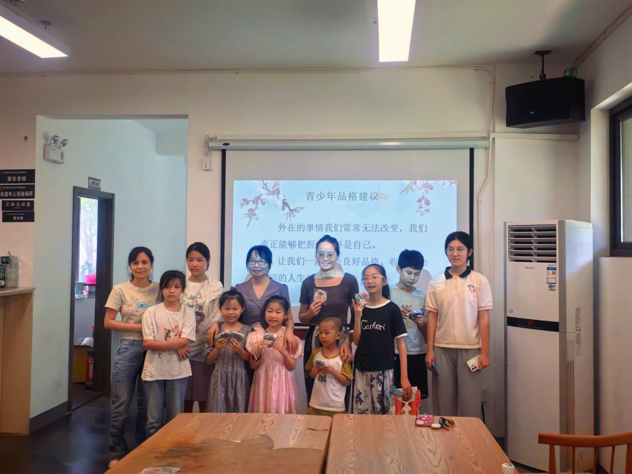 易俗河镇晓木塘社区：开展 “青少年品格必修课”亲子活动    致敬城市奔跑者