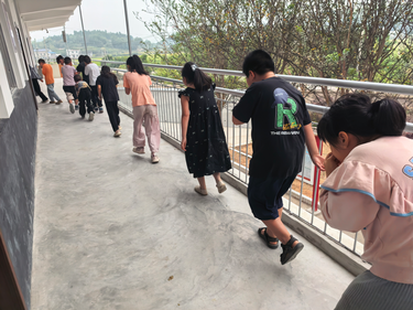 筑牢安全防线，守护平安校园——排头乡黄荆坪中心小学开展消防疏散演练活动