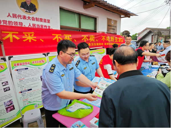 湘潭县市场监督管理局：开展野生蘑菇防控宣传工作，号召群众不采、不买、不卖、不吃野生蘑菇