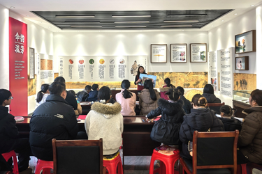 把“年味”撑在伞上 把“党音”听进心里 石鼓这场宣讲真有料！