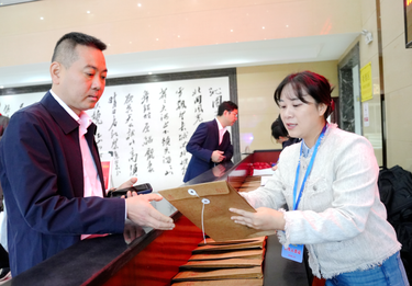 我们的两会｜政协委员今日报到 我县进入“两会时间”