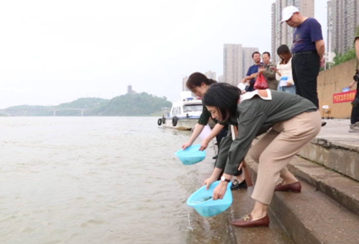 冷水滩：2万尾鱼苗放流湘江