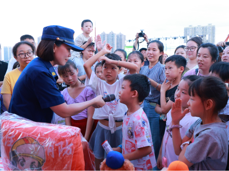 永州冷水滩：消防夜市火热开摊 安全知识与烟火气撞出“超燃”火花
