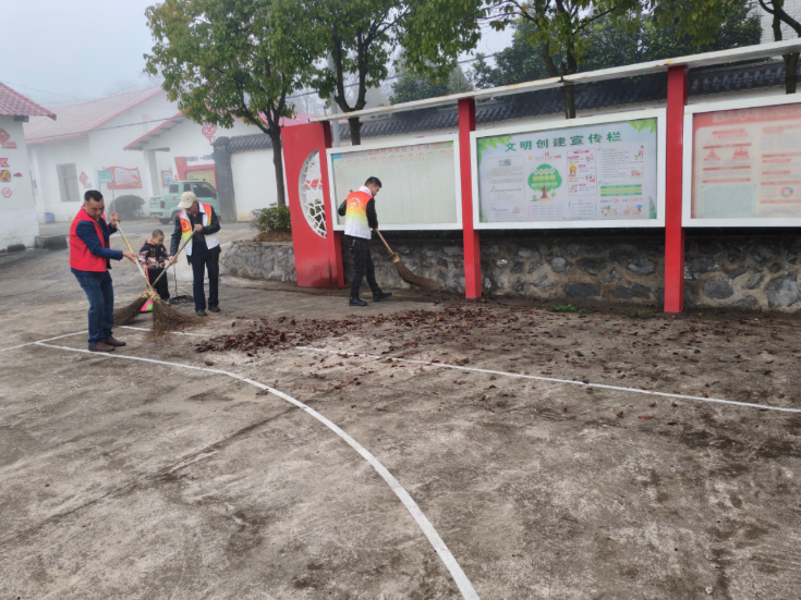 岚角山街道：整治村容村貌 迎接返乡人员