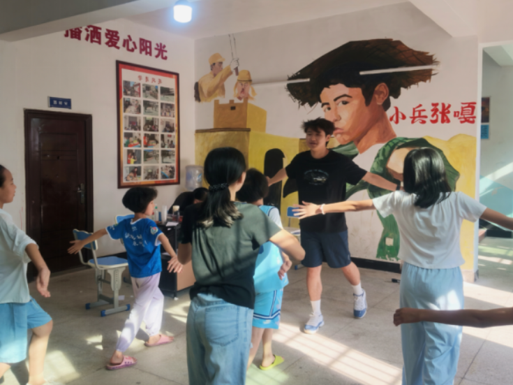 青春舞步话反诈 中南大学实践团登上冷水滩夜话直播间