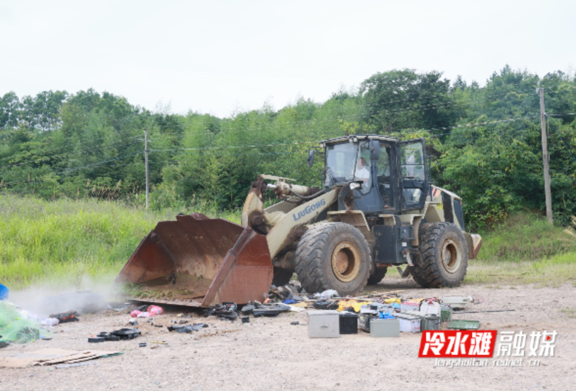 冷水滩：集中销毁非法捕捞渔具 守护好一江碧水