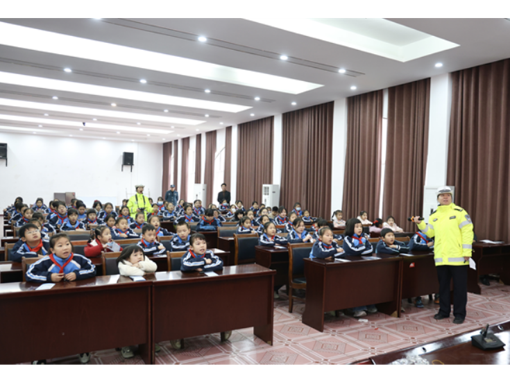 永州冷水滩：法治副校长进校园 护航少年成长路