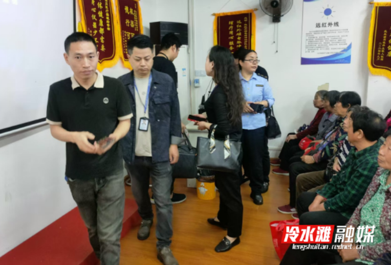 梧桐街道联合市场监管部门开展突击检查 守护老年人权益