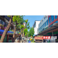 冷水滩区白竹亭社区联合供电公司开展树木清障行动