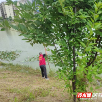 白竹亭社区开展防溺水巡查 筑牢暑期安全防线