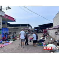 上岭桥镇：规范集市秩序 消除安全隐患