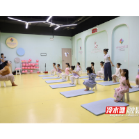 永州冷水滩：暑期艺术公益课火爆 丰富少儿假期生活