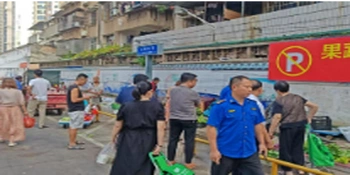 梅湾街道：规范地摊经济  优化营商环境