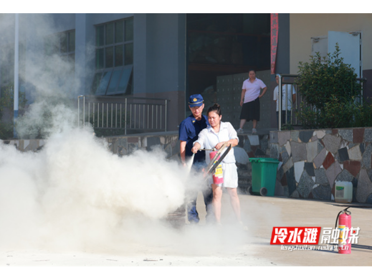 永州冷水滩：500余名企业员工齐学“防火术”