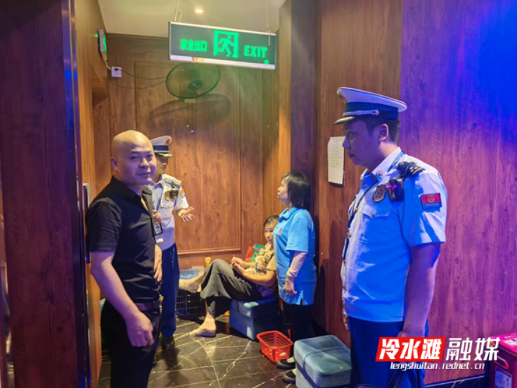 永州冷水滩：“错时夜查”织密夜间消防安全防护网