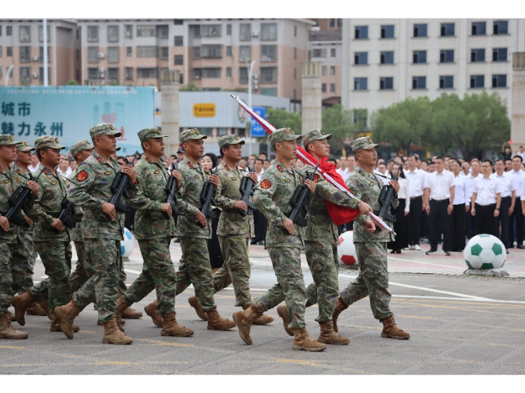 高温淬炼精兵 汗水礼赞国旗 ——冷水滩区基干民兵高温下苦练硬功备战国庆升旗任务