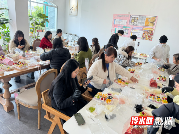 巾帼心向党 烘焙暖人心——黄阳司镇举办庆祝“三八”妇女节主题活动