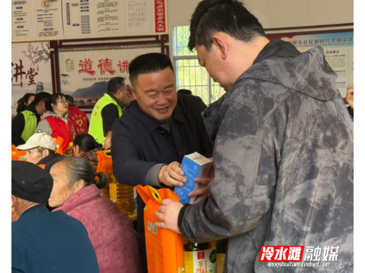 岚角山街道油榨头社区开展学雷锋日主题活动