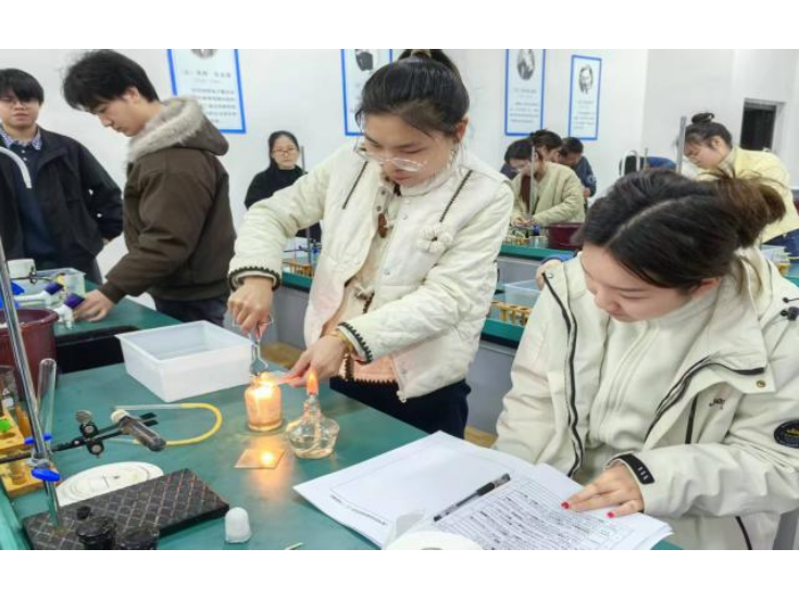 冷水滩区举办2026年初中化学教师实验技能暨理、化、生实验管理员业务培训