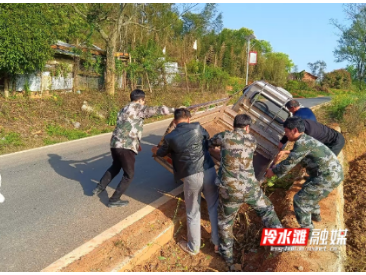 牛角坝镇：清明值守践初心 暖心救助抚民心