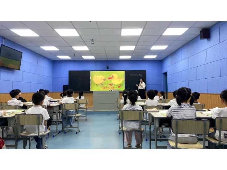 凤凰小学：冲锋精神燃课堂 和美教研润童心