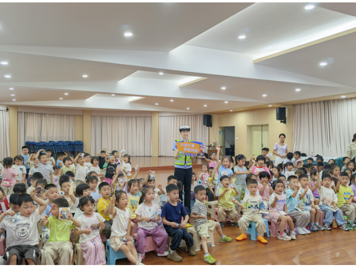 冷水滩交警走进幼儿园共筑安全防线