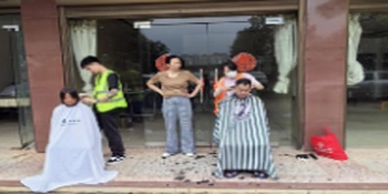 珊瑚街道珍珠塘村：清晨暖心义剪 服务上门暖银发