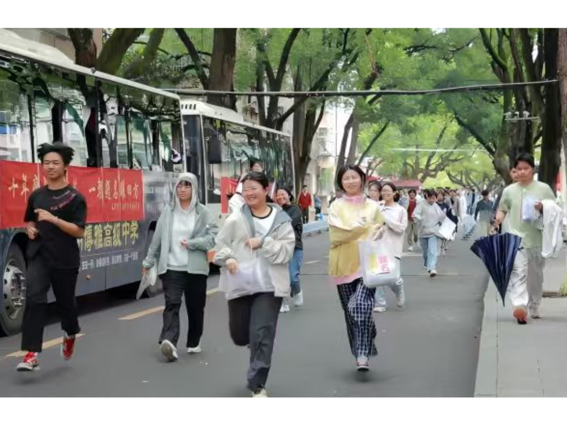 冷水滩：铃声响起 拥抱为序 少年奔赴人生旷野
