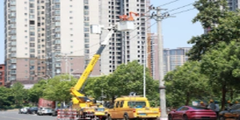 科技驱鸟护电网 永州冷水滩智能装备助力夏日保供电