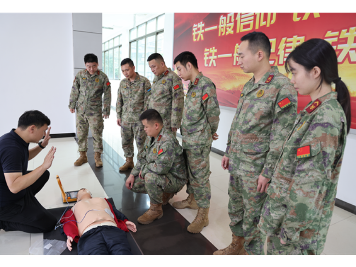 练“救”真本领 守护生命安全 ——冷水滩区人武部组织官兵开展AED除颤仪现场学习
