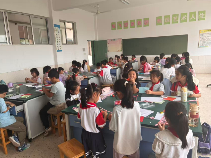 长丰小学：多彩课堂绽芳华 五育并举润童心
