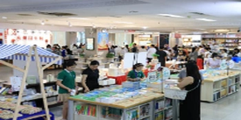 文具教辅热销 永州冷水滩“开学经济”升温