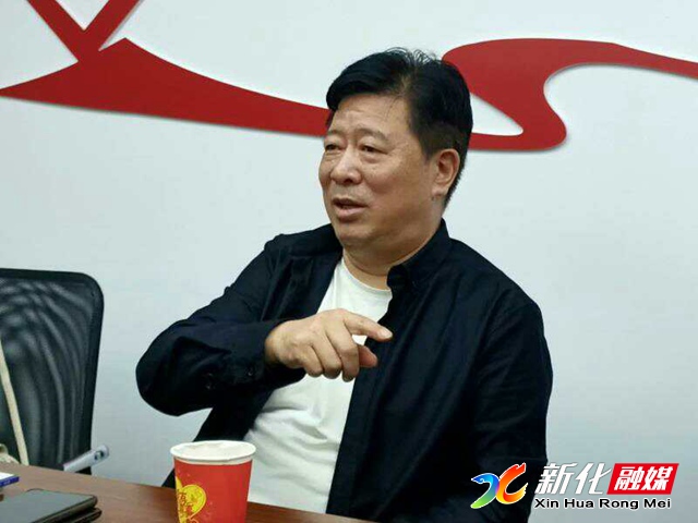 中国作协会员、县作协主席唐象阳讲话.jpg