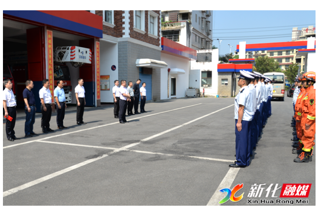 庆祝八一建军节 | 新化县领导走访慰问驻新官兵和消防指战员