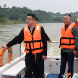 美丽新化 | 李铁雄在资江巡河时强调 打造“河畅 水清 岸绿 景美”的水生态环境