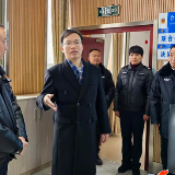 大年初一 左志锋走访慰问坚守一线工作人员 向大家致以新春祝福