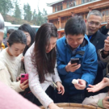 打糍粑 喝红茶 访茶寿老人 体验茶寿生活 | 全省新闻战线编辑记者代表新化采风采访活动走进紫鹊界、渠江源