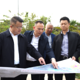 李铁雄调度上渡街道农丰码头至桑梓镇满竹沿江（环库）公路建设