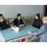 邹喆到荣华乡调研易地扶贫搬迁后续扶持、“校园餐”安全管理等工作