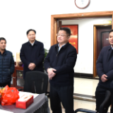 李铁雄大年初一看望慰问一线值班值守人员