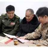 新春走基层 | 娄底军分区政委许光来新走访慰问现役军人家属  湖南省最美退役军人