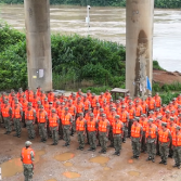 防汛救灾进行时 | 新化县人武部组织民兵开展抗洪抢险应急演练