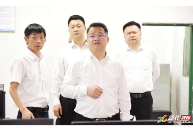 关注“三考” | 新化县领导巡查高考考点 调度全县考务工作